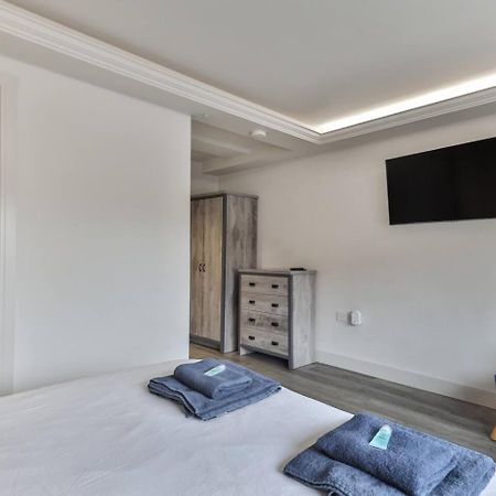 Spacious, Modern 2 Bed Apartment With Ensuites Σέφιλντ Εξωτερικό φωτογραφία